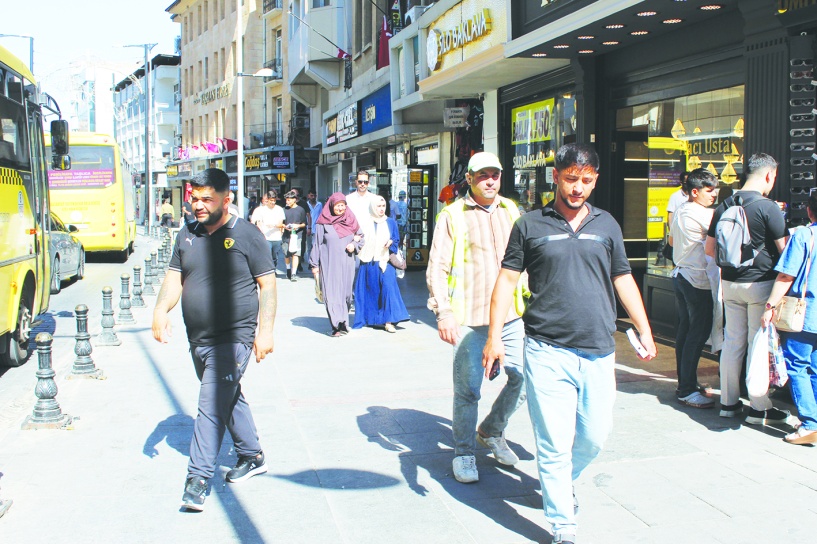Bireysel kredi kartı ile kredi  borcu son yılların zirvesine çıktı