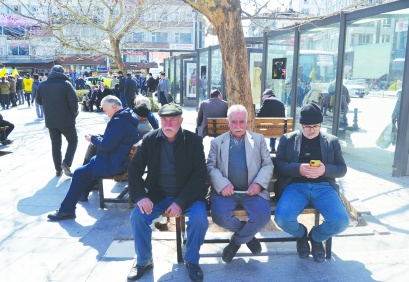 “Emekliler tükeniyor, hakkı olanı istiyor”