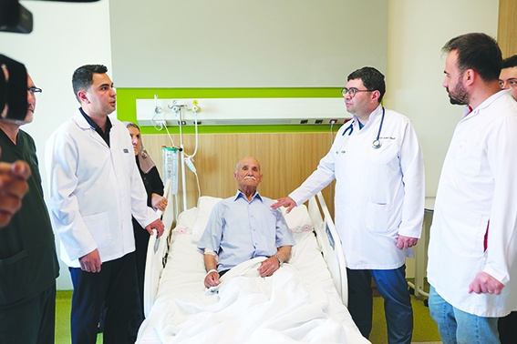 13 Santimetrelik karaciğer tümörü çıkarıldı