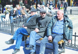 Emeklinin geçim  derdi derinleşiyor