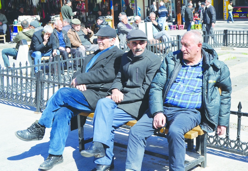 Emeklinin geçim  derdi derinleşiyor