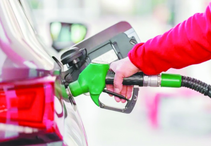 Benzinin litre fiyatına 50 kuruş zam
