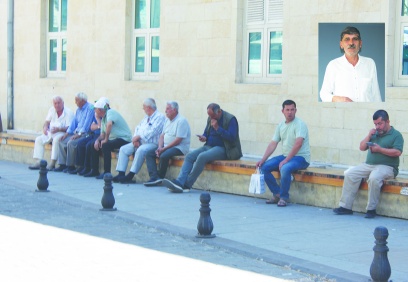 İnsanlar, evine götürecek ekmeğin hesabını yapıyor