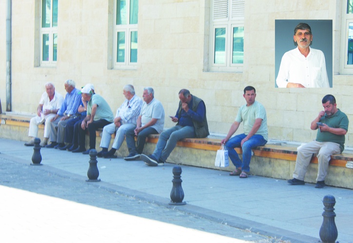 İnsanlar, evine götürecek ekmeğin hesabını yapıyor