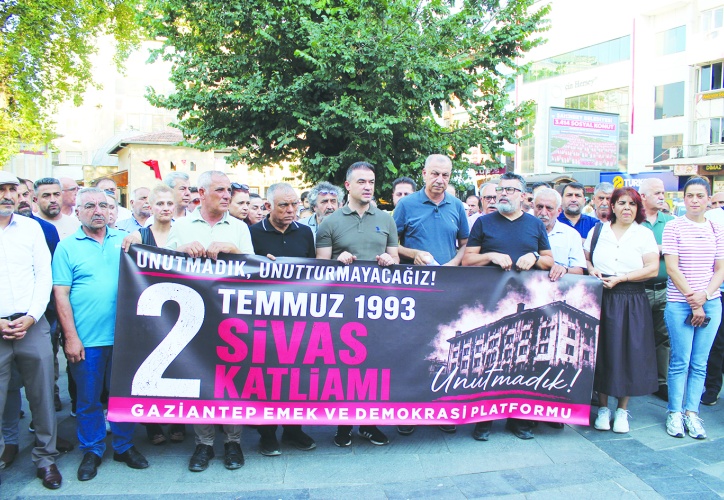Laiklik karşıtı politikalar özgürce bir  arada yaşam iradesini tehdit ediyor