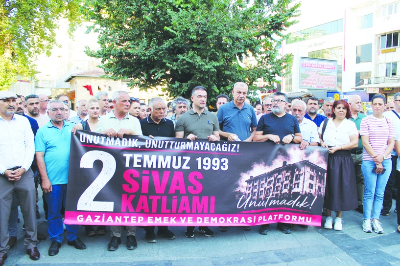 Laiklik karşıtı politikalar özgürce bir  arada yaşam iradesini tehdit ediyor