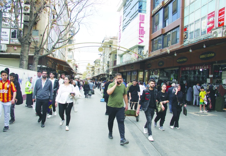 Asgari ücret enflasyon karşısında 5 bin lira eridi