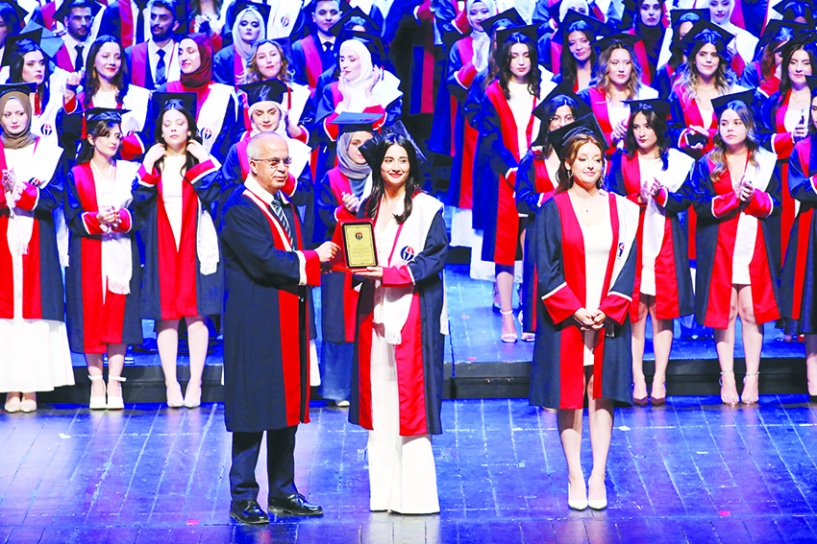 200 genç doktor hekimliğe ilk adımını attı