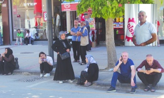 Tarihin en derin ekonomik krizlerinden biri yaşanıyor