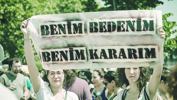 100'den fazla doktora 'sezaryen' cezası kesildi