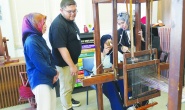 Gençlere kutnu kumaşı dokuması öğretiliyor