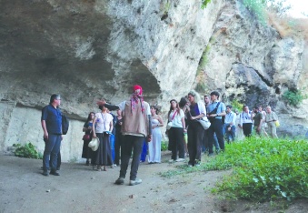 Japon heyet Dülük Antik Kenti’ni ziyaret etti