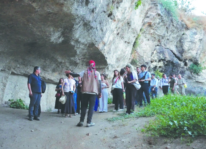 Japon heyet Dülük Antik Kenti’ni ziyaret etti