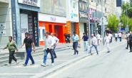 Her emekçinin ücreti yoksulluk  sınırının üzerine çıkarılmalı