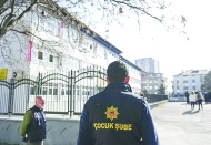 Riskli okullarda polis olacak