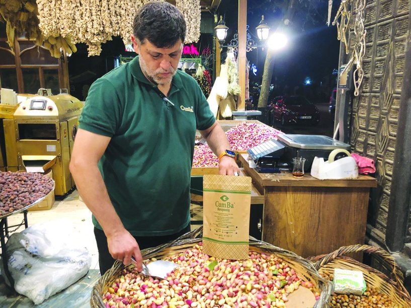Fıstık kenti Antep’te piyasa Suriye, Siirt ve Birecik fıstığına teslim oldu