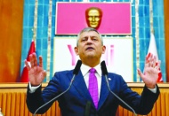 Özgür Özel, Melih Meriç'e yönelik bıçaklı saldırıyı lanetledi