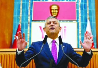 Özgür Özel, Melih Meriç'e yönelik bıçaklı saldırıyı lanetledi