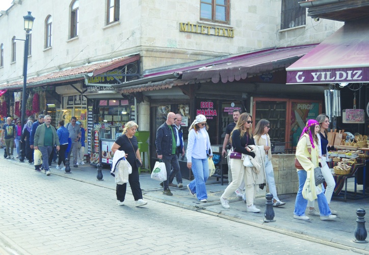 Erkekler kadınlardan 21 bin kişi fazla… Nüfusta eşitlik yaşamda ayrımcılık