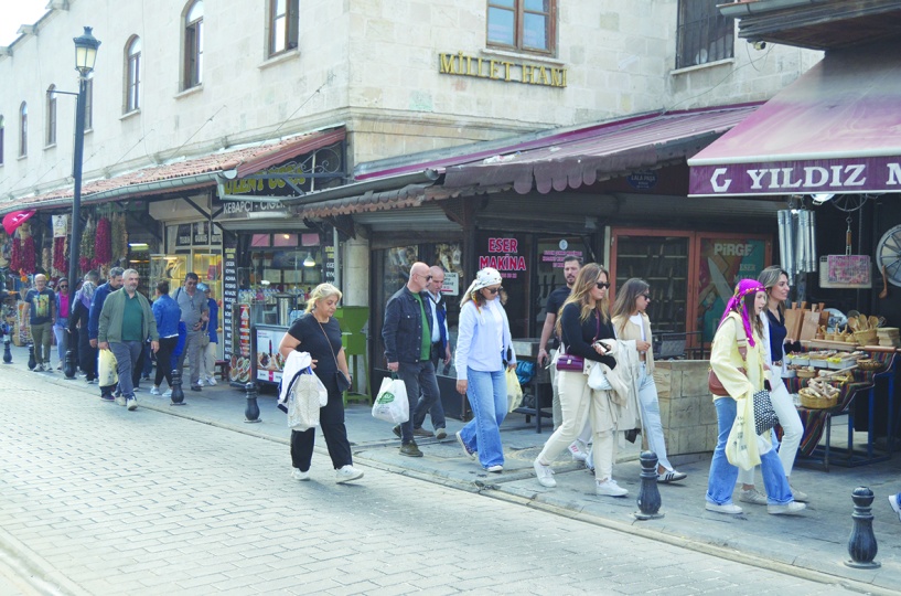 Erkekler kadınlardan 21 bin kişi fazla… Nüfusta eşitlik yaşamda ayrımcılık