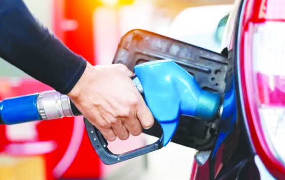 Benzinin litre fiyatı 2 lira 74 kuruş arttı