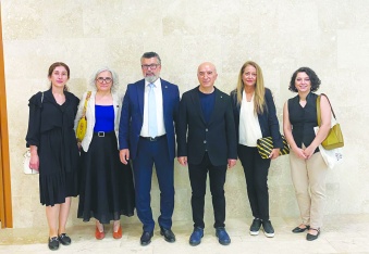 Hekim, hukuki ve ekonomik risklerle karşı karşıya kalıyor