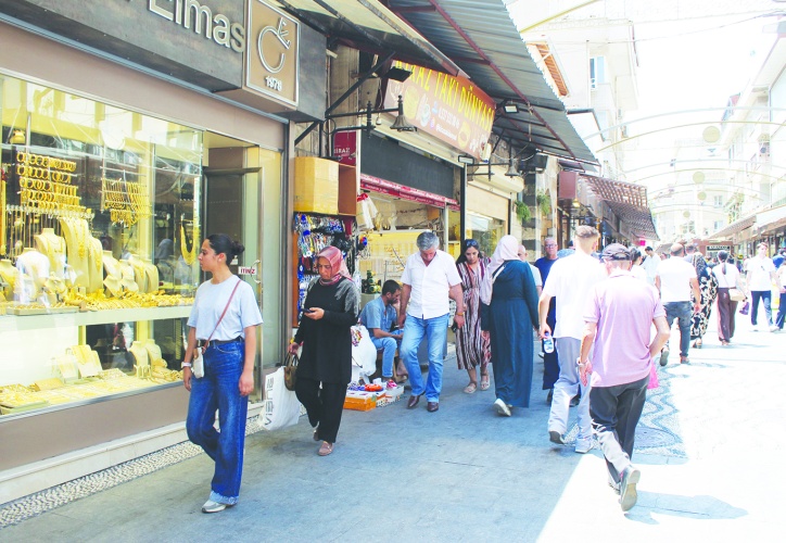 Halk, 100 liranın bile hesabını yapar hale geldi