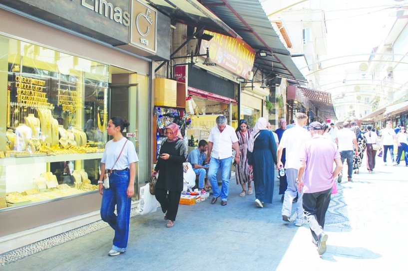 Halk, 100 liranın bile hesabını yapar hale geldi