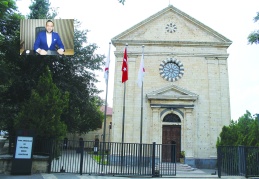 Kentteki dini mekanlar özünden uzaklaştırıldı