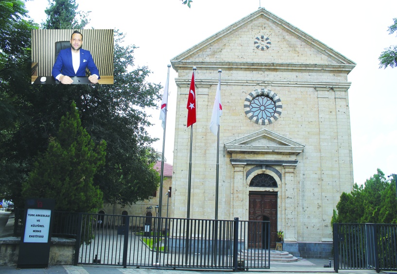 Kentteki dini mekanlar özünden uzaklaştırıldı