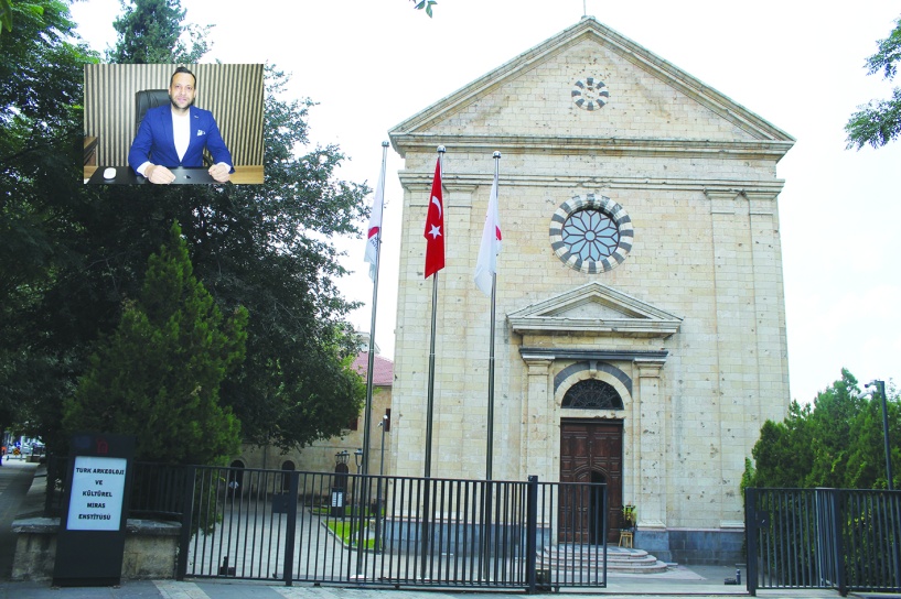 Kentteki dini mekanlar özünden uzaklaştırıldı