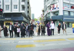 Devlet daha çok faiz, halk  daha çok vergi ödeyecek