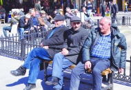 Yaşlı nüfusu "uzun dönemli  bakım sigortası" geliyor