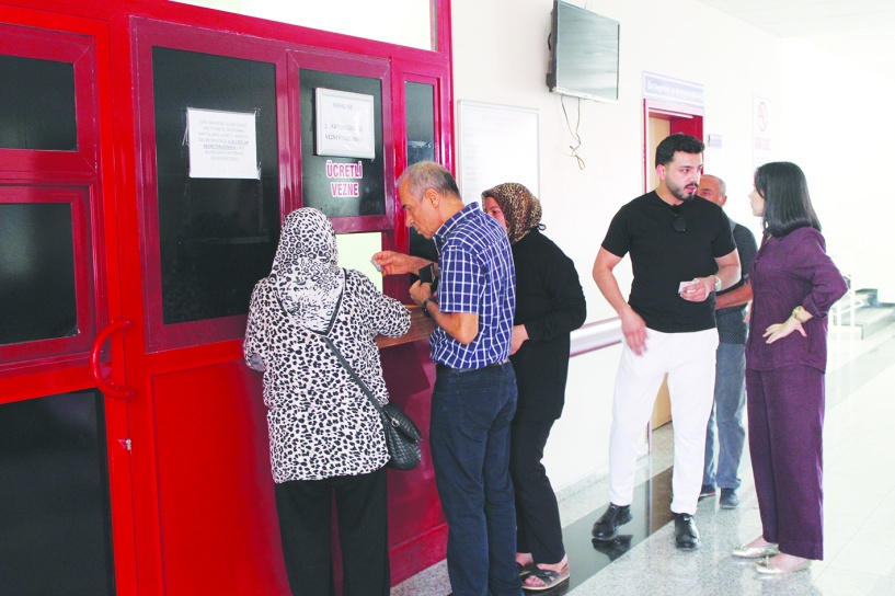 Sağlık çalışanlarını yeni bir sistemin teknik sorunlarıyla baş başa bırakıldı