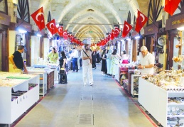 Ekonomik krizin insanların alım  gücünü zayıflattığını görüyoruz