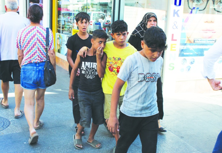 Öğrencilere bir öğün ücretsiz ve sağlıklı  yemek ve temiz içme suyu verilmeli