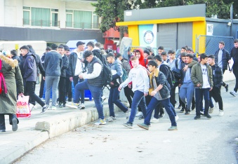 17 milyon öğrenci, 1,2 milyon  öğretmen ders başı yaptı