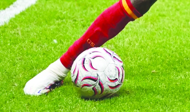 Galatasaray- Fenerbahçe derbisi 26 Ekim saat 21.30'da oynanacak