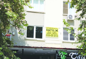 Yüksek faiz ve nakit sıkıntı konut  satışlarına büyük darbe vurdu