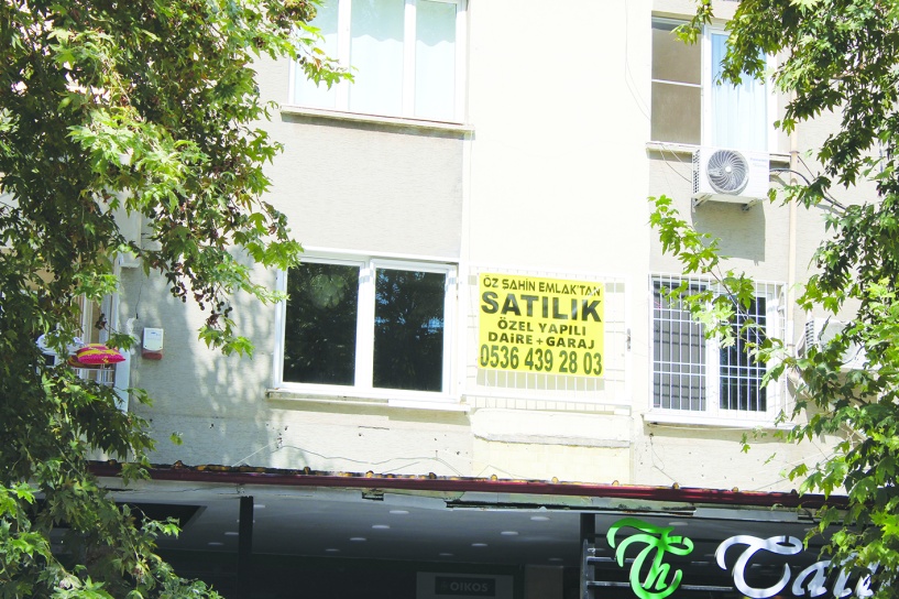 Yüksek faiz ve nakit sıkıntı konut  satışlarına büyük darbe vurdu