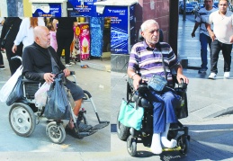 Engelli maaşları insanca  yaşayacak düzeye çıkarılmalı