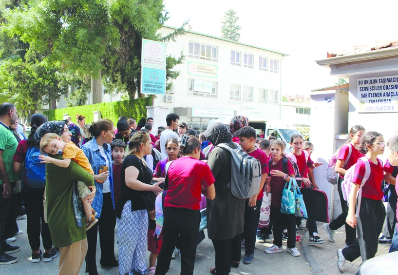 Çocuklar okula giderken can  güvenliğinden emin değil!