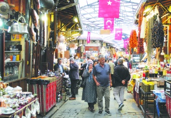 Yoğunluk alışverişe yansımıyor