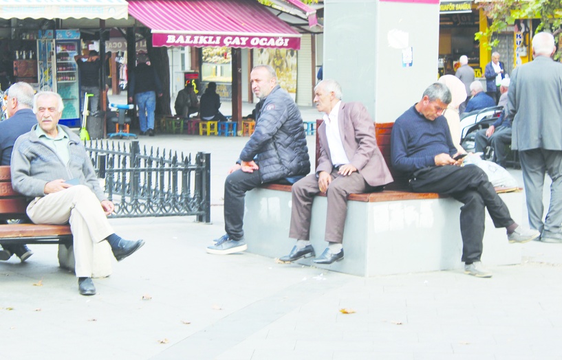 Emeklilerin boş vaatlere karnı tok