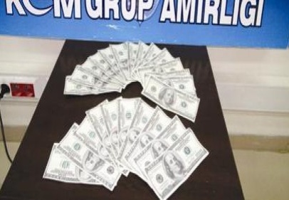 25 adet 100 dolarlık sahte banknot ele geçirildi