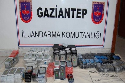 378 adet kaçak cep telefonu ele geçirildi