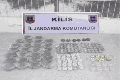 135 adet kaçak otomobil yedek parçası ele geçirildi