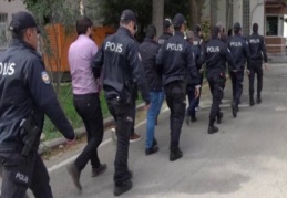 3 adet tabanca, 232 adet dolu fişek ile 3 adet şarjör ele geçirildi