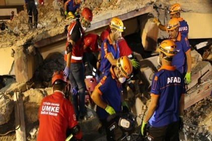 17 Ağustos&#8217;un yıldönümünde gerçeği aratmayan tatbikat
