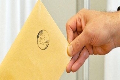 2 AK Partili ilçe belediyesi CHP&#039;ye geçti